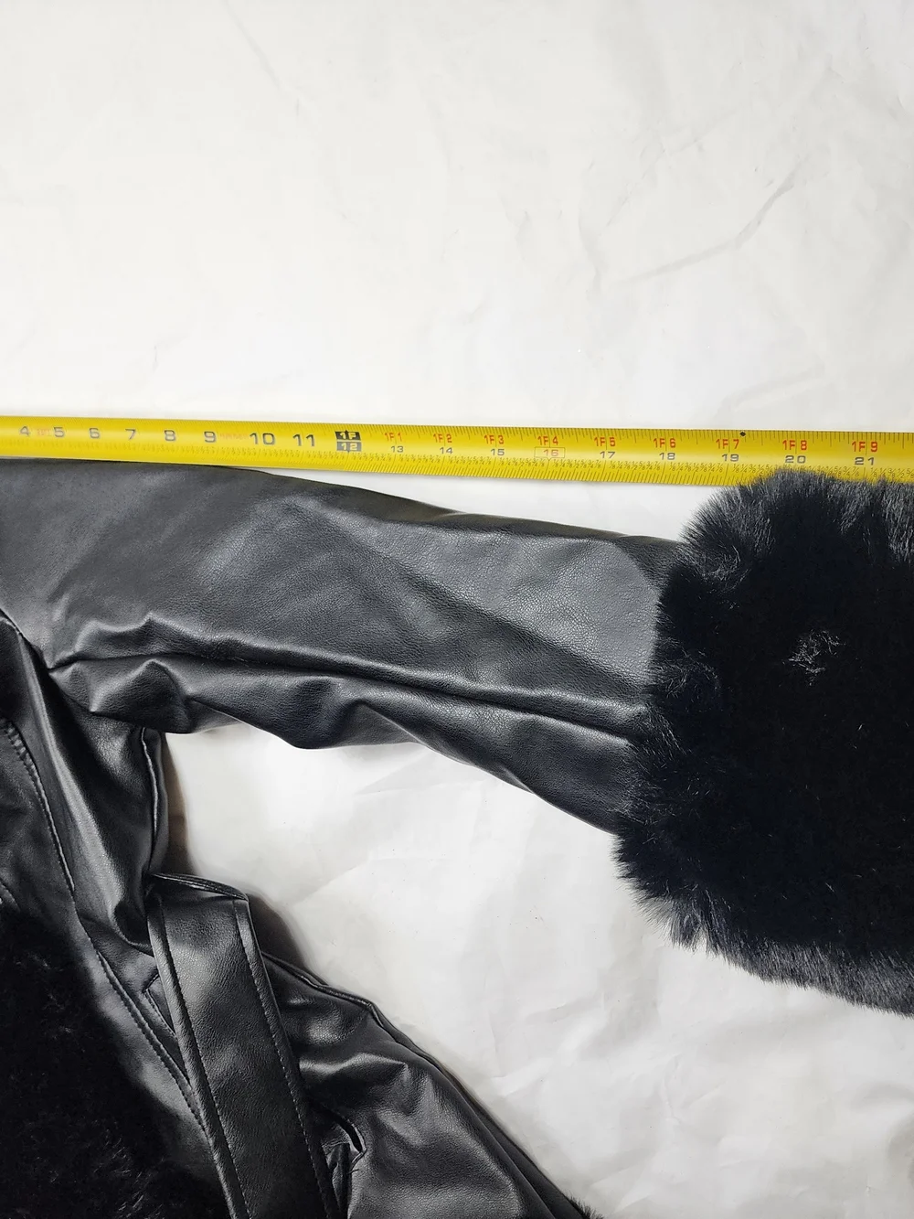 Gran Oriente Black Faux Leather And Faux Fur Hooded Winter Jacket Size Small